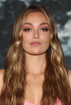 Lili Simmons